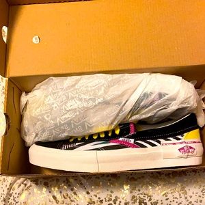 Vans Brand new!!!
